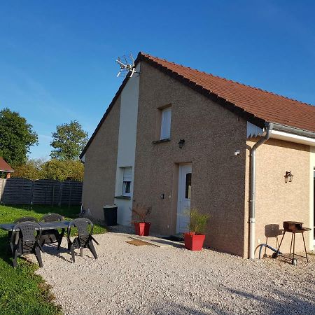 Gite Le Petit Pied-A-Terre La Chapelle-Saint-Sauveur  Екстер'єр фото